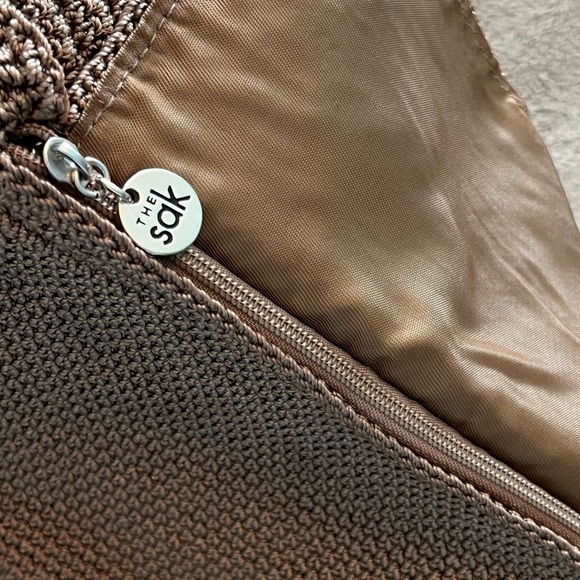 The Sak Mini Crossbody Crochet Purse Flap w/zip closure  Taupe 6.5 x 5.5 x 2 - Picture 4 of 8
